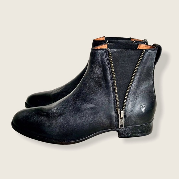 Frye Carly Zip Black Leather Chelsea Ankle Booties - Picture 16 of 16